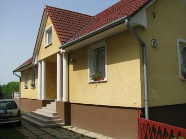 Geräumiges Einfamilienhaus in Nordwestungarn