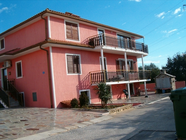 Verkauf ist eine schöne, gepflegte Haus in Umag - Kroatien: Geeignet für zwei 