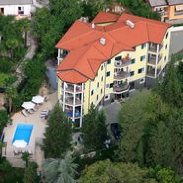 4 Sterne Villa mit 12 Ferienwohnungen, Spa und Pool in Opatija zu verkaufen