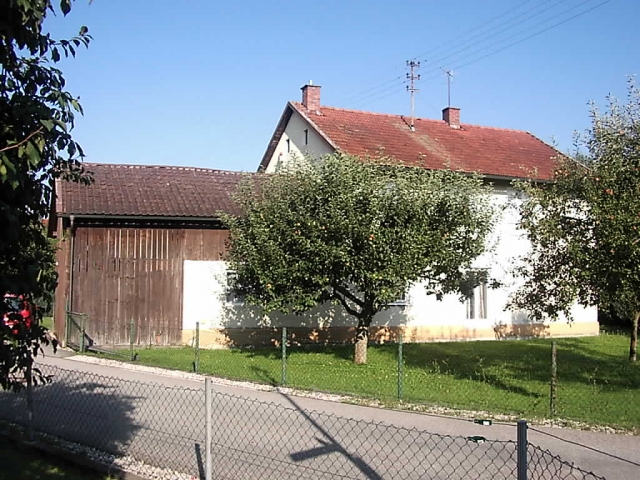 Bäderdreieck Rottal. 94060 Pocking. 2- Fam.-Haus mit Nebengeb., Obstgarten
