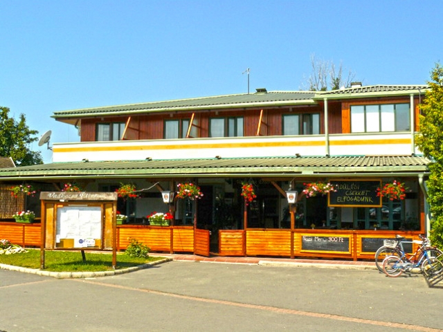 Pension mit Restaurant gleich am Strand am Plattensee in Ungarn