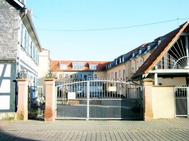 Moderne Wohnung in geschichtsträchtiger Anlage.