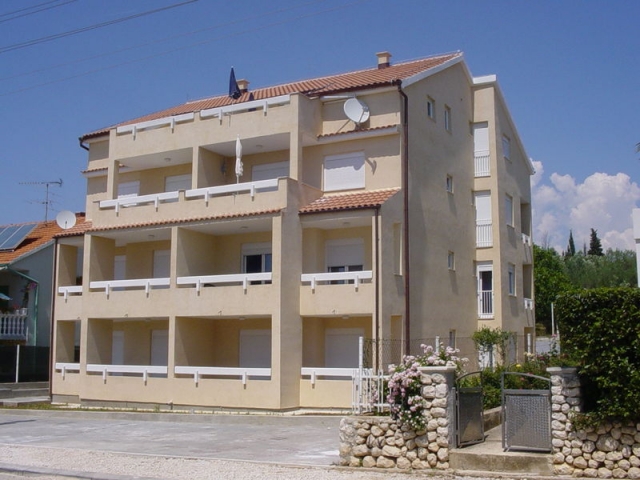 Schöne Ferienwohnung direkt am Meer - Kroatien Sv. Filip Jakov