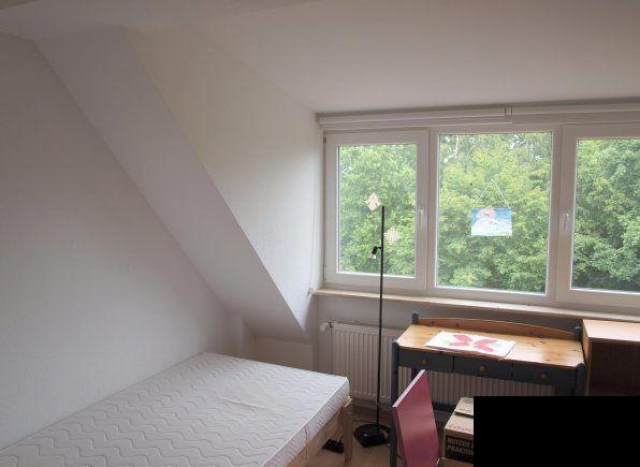 (St)***Bothfeld*** schöne 3 Zi.-DG-Wohnung