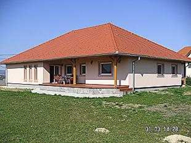 Einfamilienhaus in der Nahe vom Plattensee: Kauf Immobilien in Balatonszentgyör