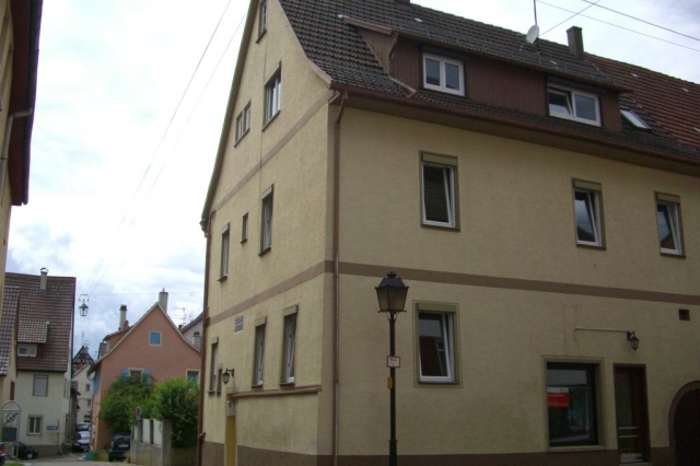 Mehrfamilienhaus! Provisonsfrei! Ladenfläche im EG in bester Innenstadtlage! 24