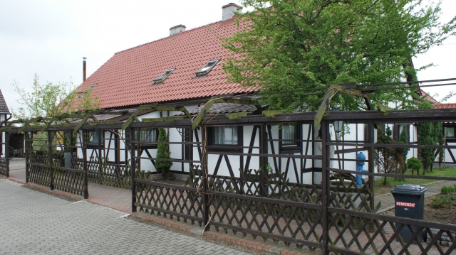  Ranch-Mansion-Stud