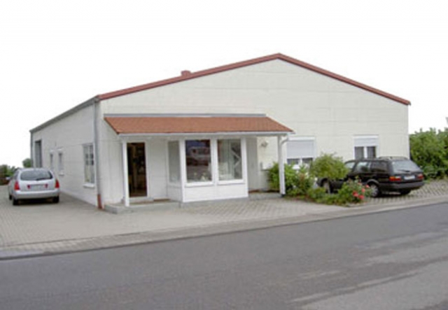 ZUVERKAUFEN Gewerbeobjekt mit Wohnung Bj 1997 335.000 EUR