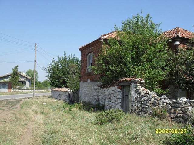 Ferienhaus in Bulgarien sher günstig abzugeben.