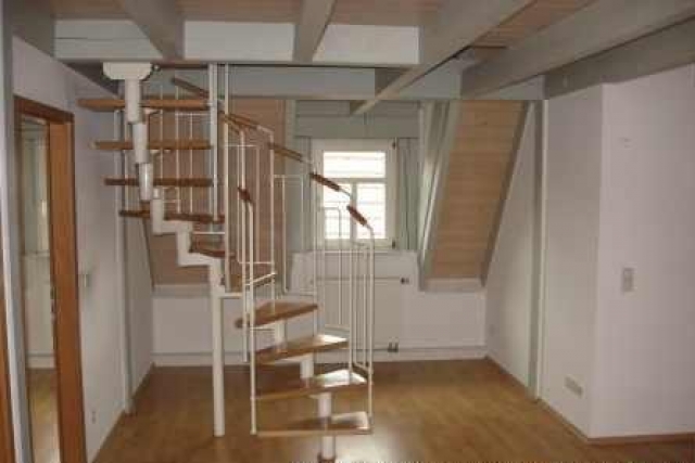 2 WOHNUNGEN + 1 GEWERBE *** Komplettes Haus zum Top Preis in guter Lage