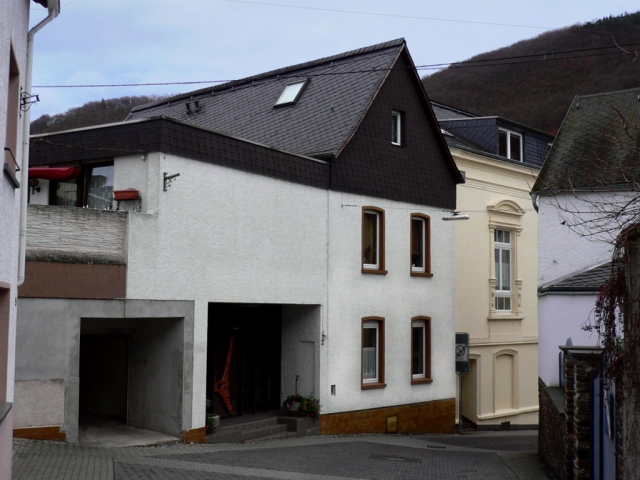 **Winningen (bei Koblenz): Mehrfamilienhaus von privat**