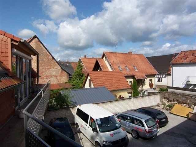 Rustikal mit kleinem Balkon/Terrasse mit Tageslichtbad!