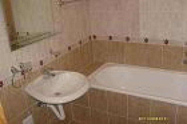 Ich verkaufe 2 Häuser in der Nähe von Novi Sad-Kac (Suncev breg)