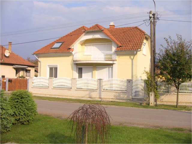 2-Generationenhaus in Hajdunanas (Ungarn) zu verkaufen