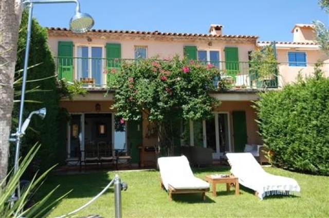 Meerblick-Ferienvilla am Golf von Saint Tropez (Frankreich)