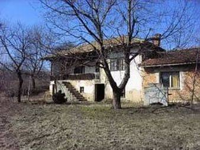 Authentisches Landhaus mit 2 500 m Grundstück