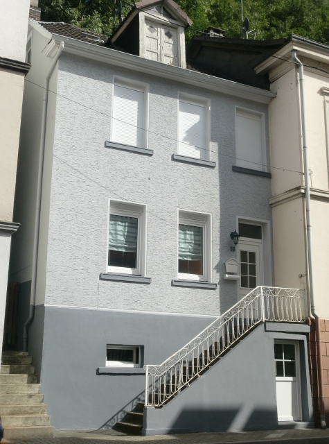 EFH: zentral, gepflegt,günstig. Von Privat !