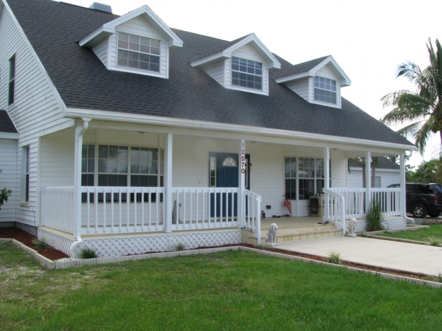 Pine Island, Florida, Einfamilienhaus und Hundezwinger