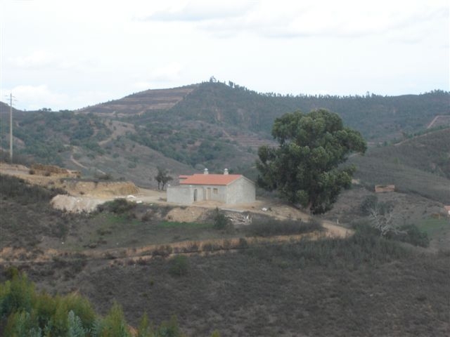 Landhaus mit See, Brunnen und Quelle in Südportugal