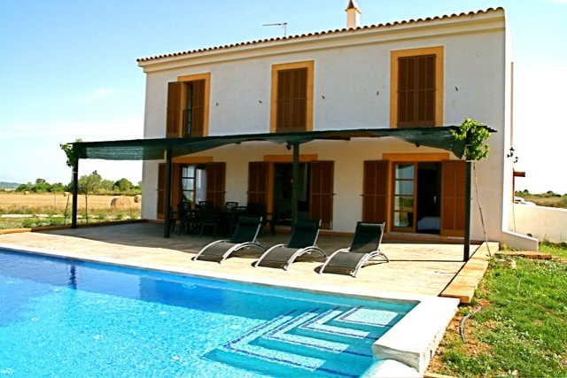 Finca im Osten Mallorca mieten, moderne Finca bis 10 Personen. Finca im Osten mi