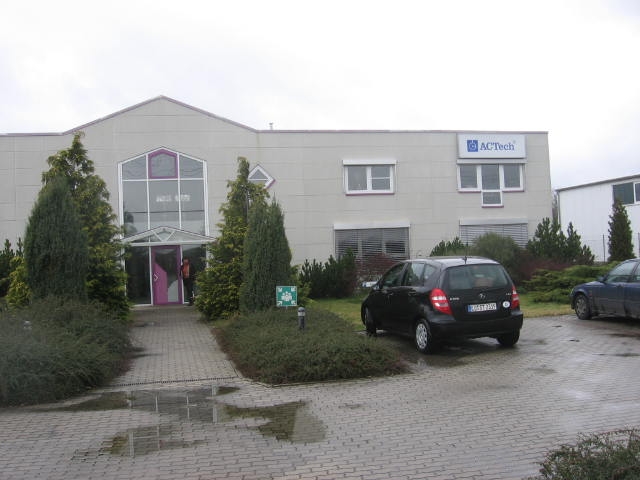 Produktionsgebaeude mit vorgelagertem 2-geschoss.Buerotrakt
