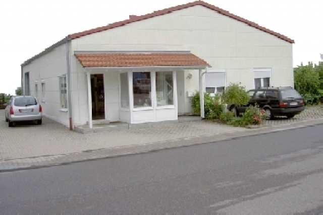 GEWERBEOBJEKT BJ 1997 ZU VERKAUFEN 365.000 EUR