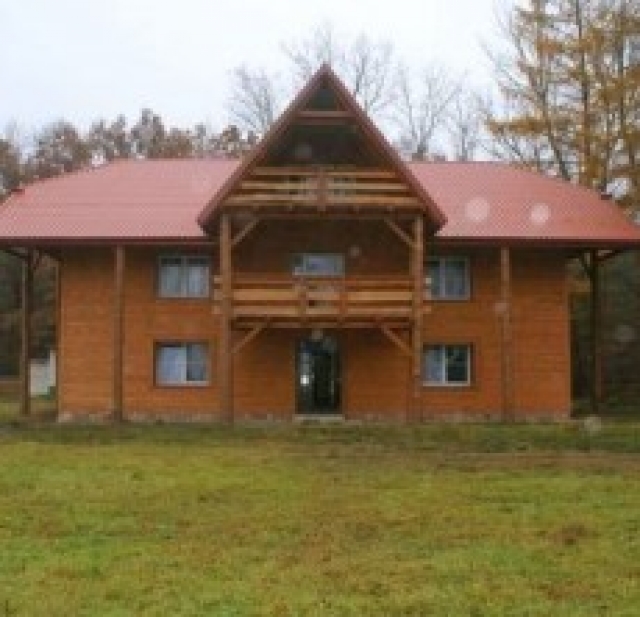 Haus der Rente beschichtet Knyszynska Forest in Polen