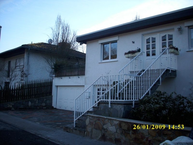 Repräsentativer Bungalow mit großem sonnenverwöhnten Grundstück! 