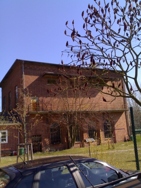 Ostseenähe: Schönes Klinkergebäude am Stettiner Haff