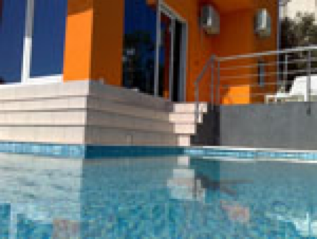 Croatia beautiful apartment with pool near beaches 55 Euro daily