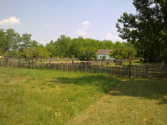 *** UNGARN *** Kleines zu renovierendes Landhaus im Grünen (Thermalbad : 12 km)