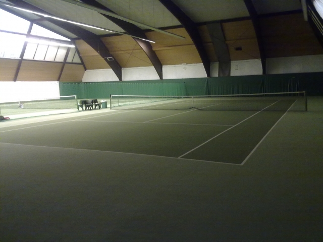 Lagerhalle 1640 qm  zu Vermieten 2700€ VB Bitte Melden 