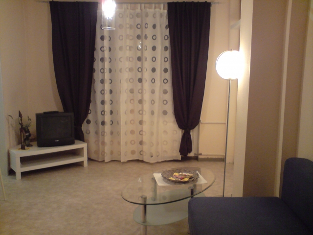 1 Zimmer Appartaments ZWISCHENMIETE, 25-35qm, € 380,- warm