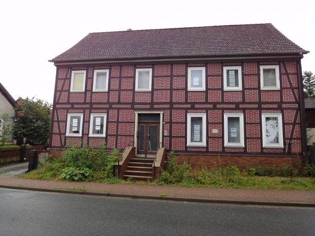 Zweifamilienhaus für Handwerker zum Schnäppchenpreis