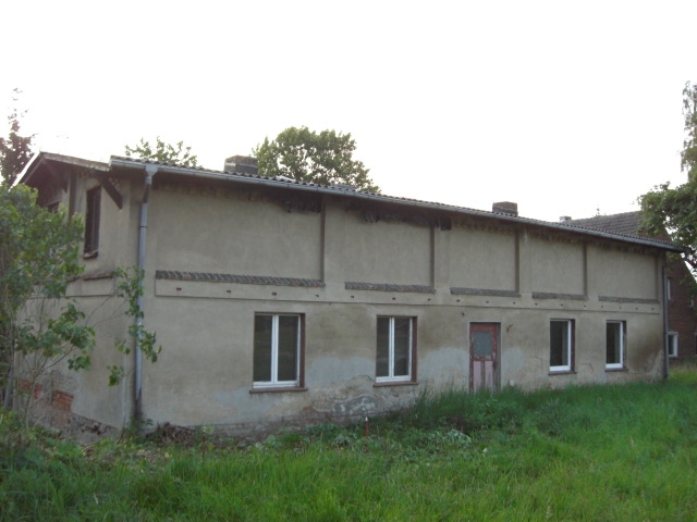 Wohnhaus mit Grundstück in Glienke (PLZ 17099) (nähe Neubrandenburg)