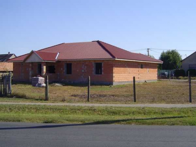 STOP!Einfamilienhaus mit geverbe sehr günstig zu verkaufen!!