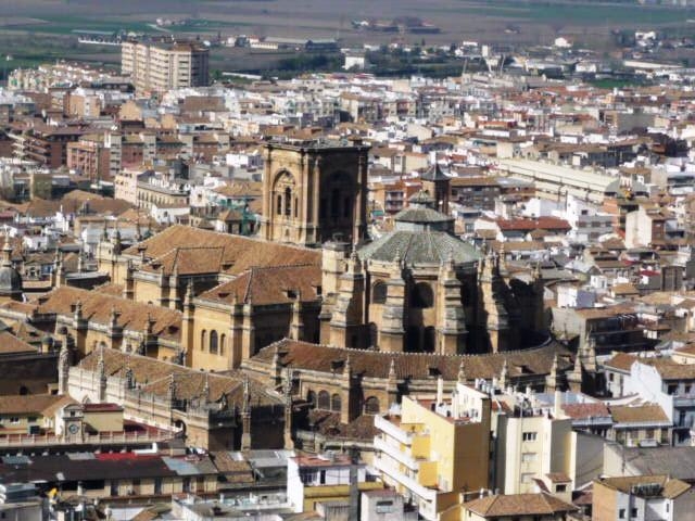 3 Schlafzimmer Wohnung, nur 5 Minuten zum Stadtzentrum von Granada!