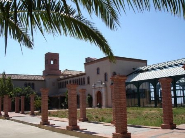 Extravagante 2000 m2 Villa - 24 Hektar Land - extra Gaestehaus - Meerblick... 