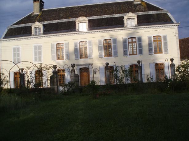 Frankreich - Herrenhaus aus dem 18 Jahrhundert - hochwertig renoviert