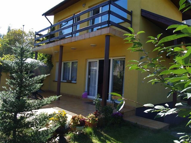 Verkaufe ein schones Haus-Zweifamilienhaus in Polen-Zielona Gora(60km von Guben)