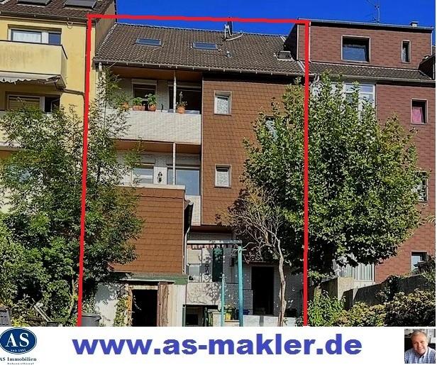 Renovierungsbedürftiges Altbau 4-Familienhaus mit Balkone und Garten!
