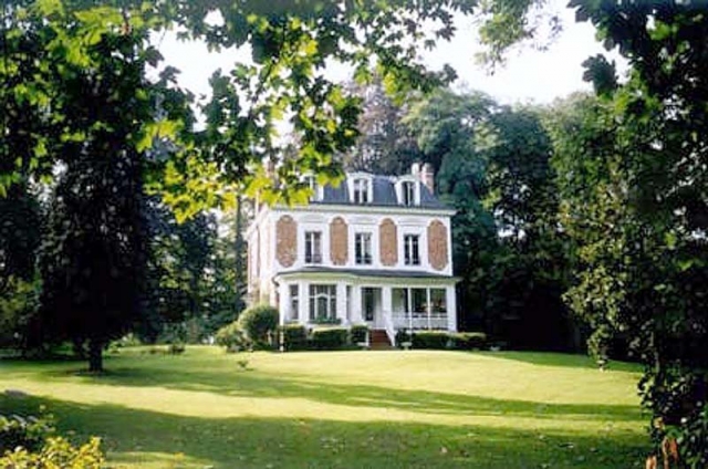 Villa bei Paris
