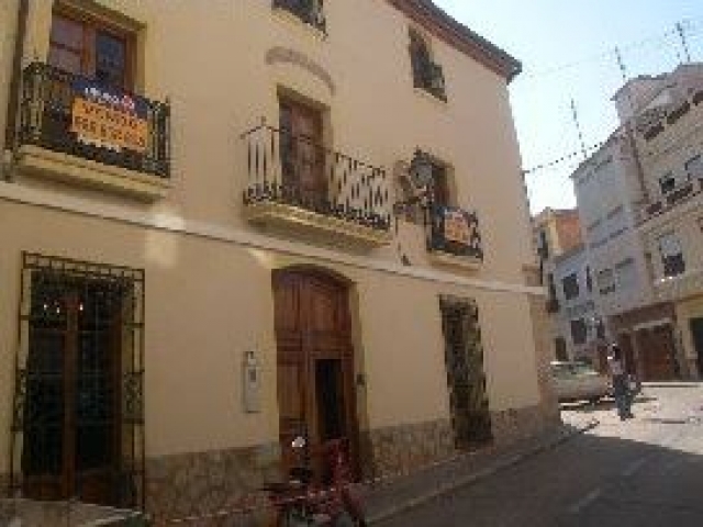  Schönes Einfamilienhaus in traumhafter Lage zu verkaufen zum sehr günstigen P