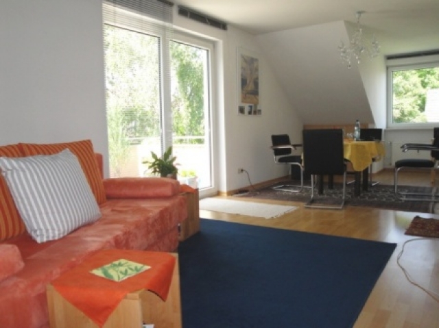 Sonniger Balkon, EBK, Nähe BKA!!!